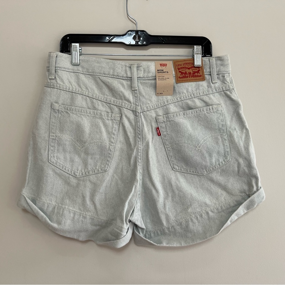 Levi’s NWT A-Line Mom Jean Shorts in Bleached Denim, size 31 - Picture 3 of 11